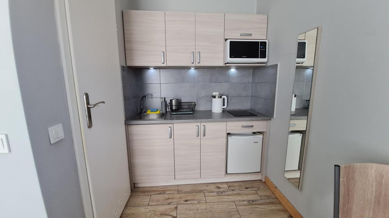 Bela - Pokoje Z Aneksami I Apartamenty 科沃布热格 外观 照片